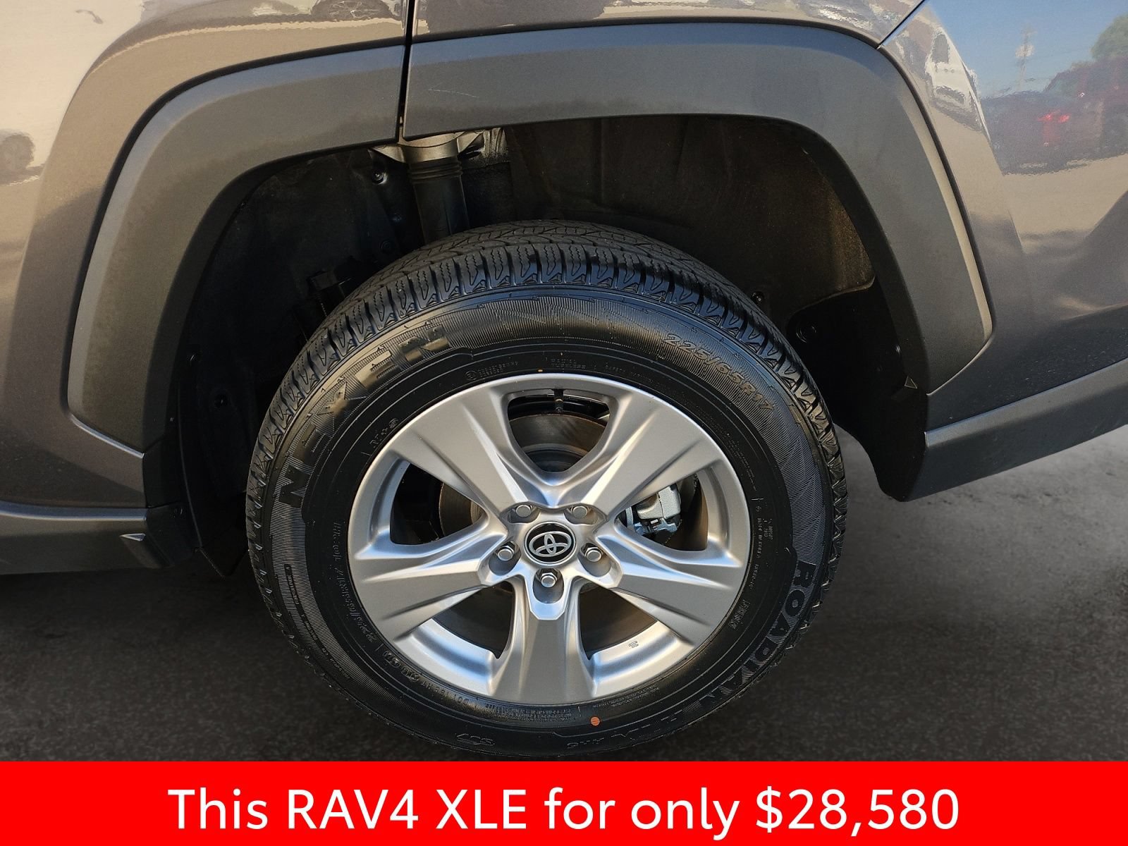Used 2024 Toyota RAV4 XLE FWD image 46