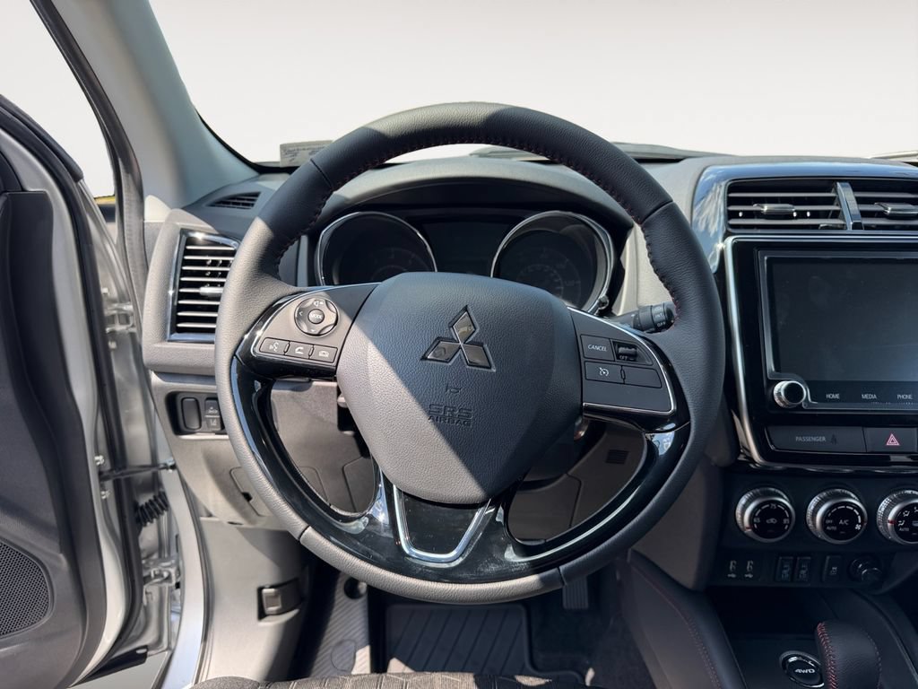 New 2026 Mitsubishi Outlander Sport LE AWD/4WD image 12