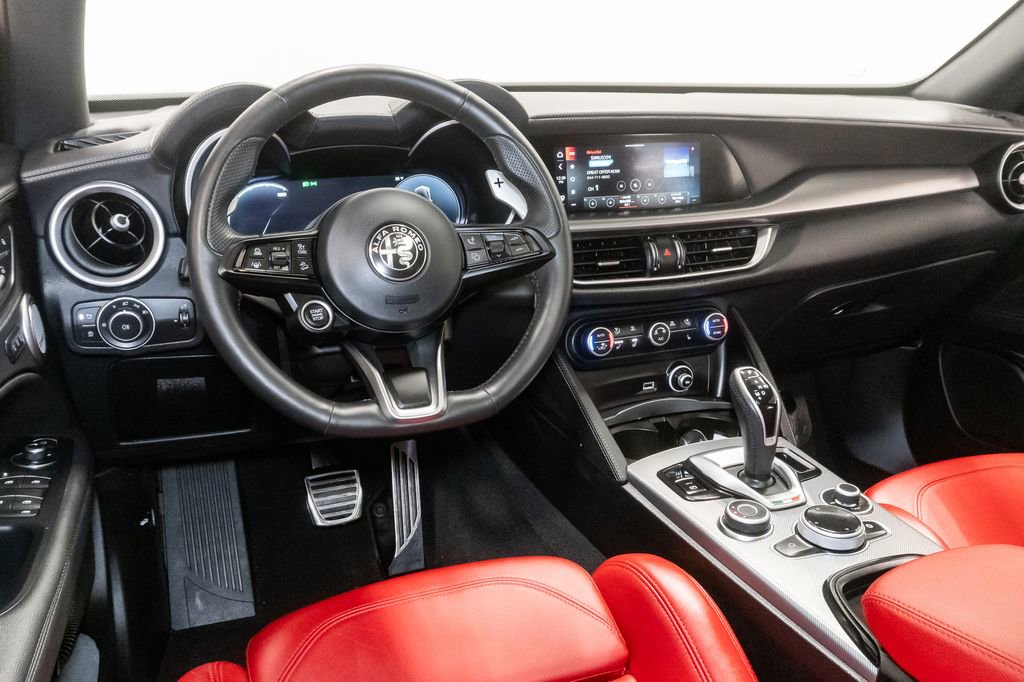 Used 2024 Alfa Romeo Stelvio Veloce image 10