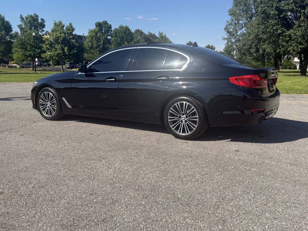 Used 2017 BMW 530i RWD image 11