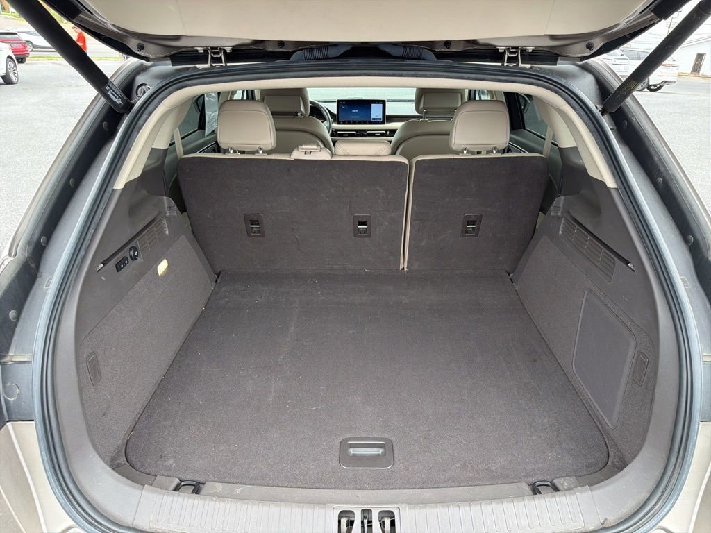 Used 2021 Lincoln Nautilus Reserve w/ Equipment Group 201A image 17