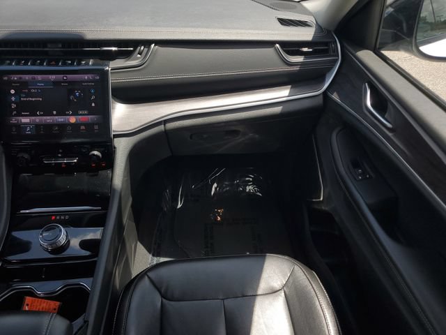 Certified 2022 Jeep Grand Cherokee L Limited RWD image 25