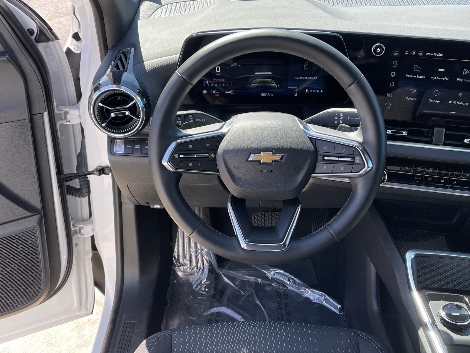 Used 2026 Chevrolet Equinox LT AWD/4WD image 13