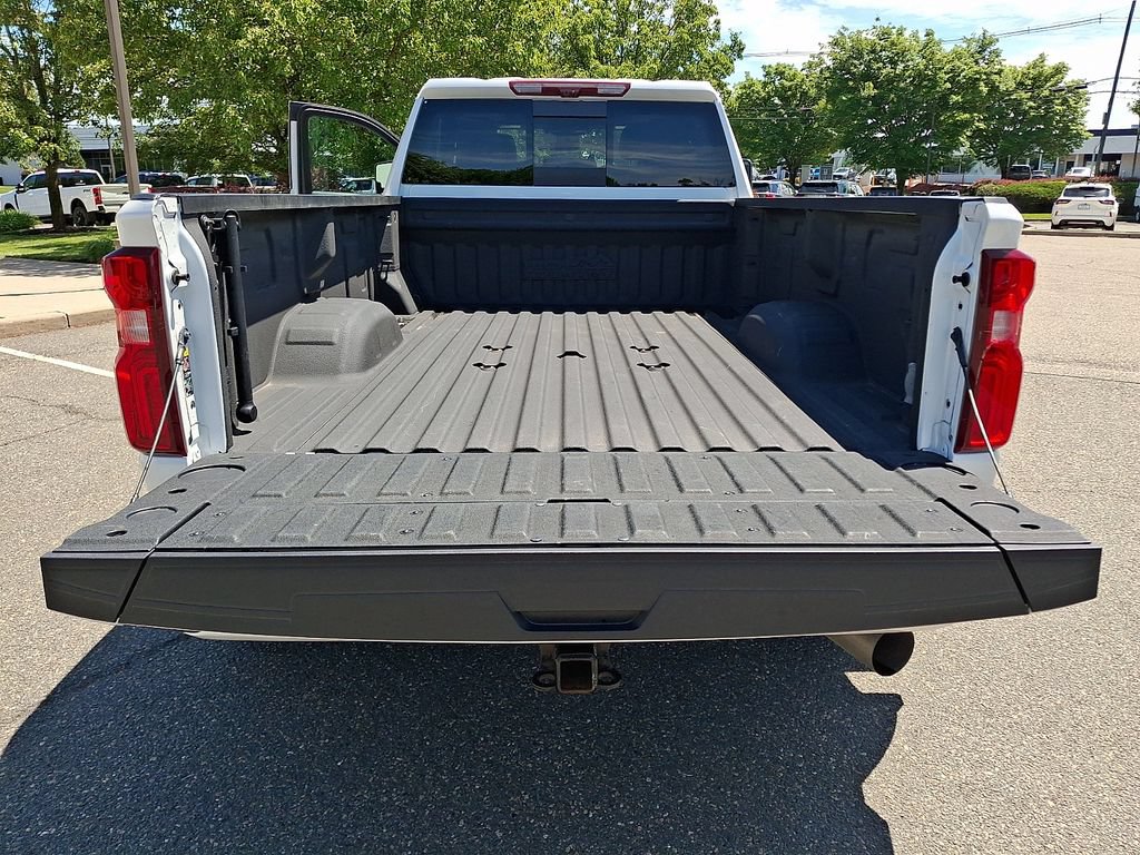 Used 2024 Chevrolet Silverado 3500 High Country w/ High Country Premium Package AWD/4WD image 30