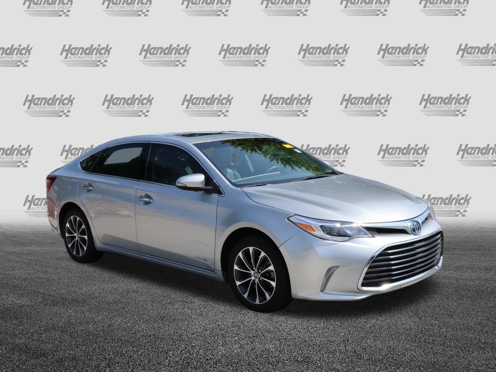 Used 2018 Toyota Avalon XLE Premium w/ All Weather Liner Package FWD image 2