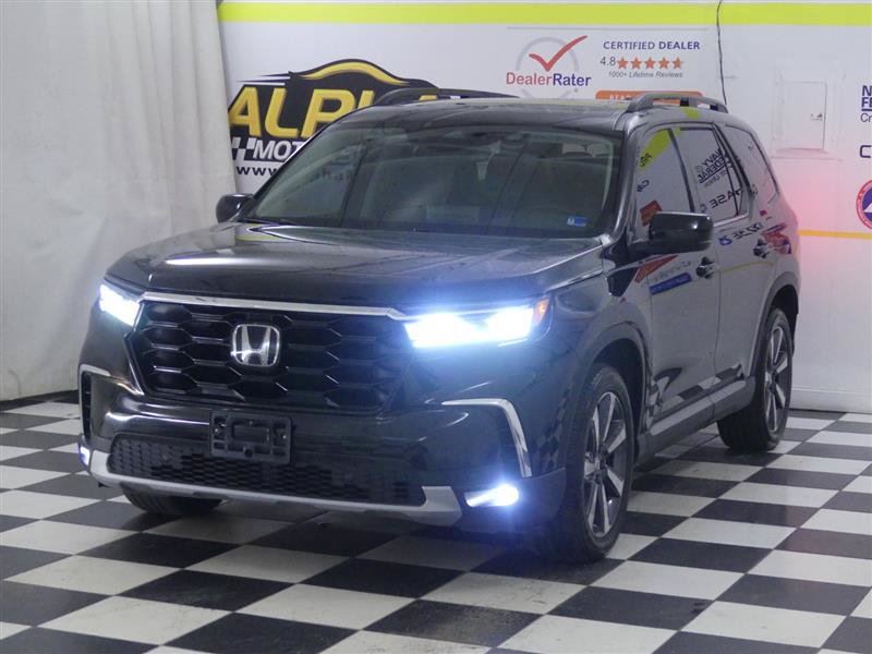 Used 2023 Honda Pilot Touring image 4