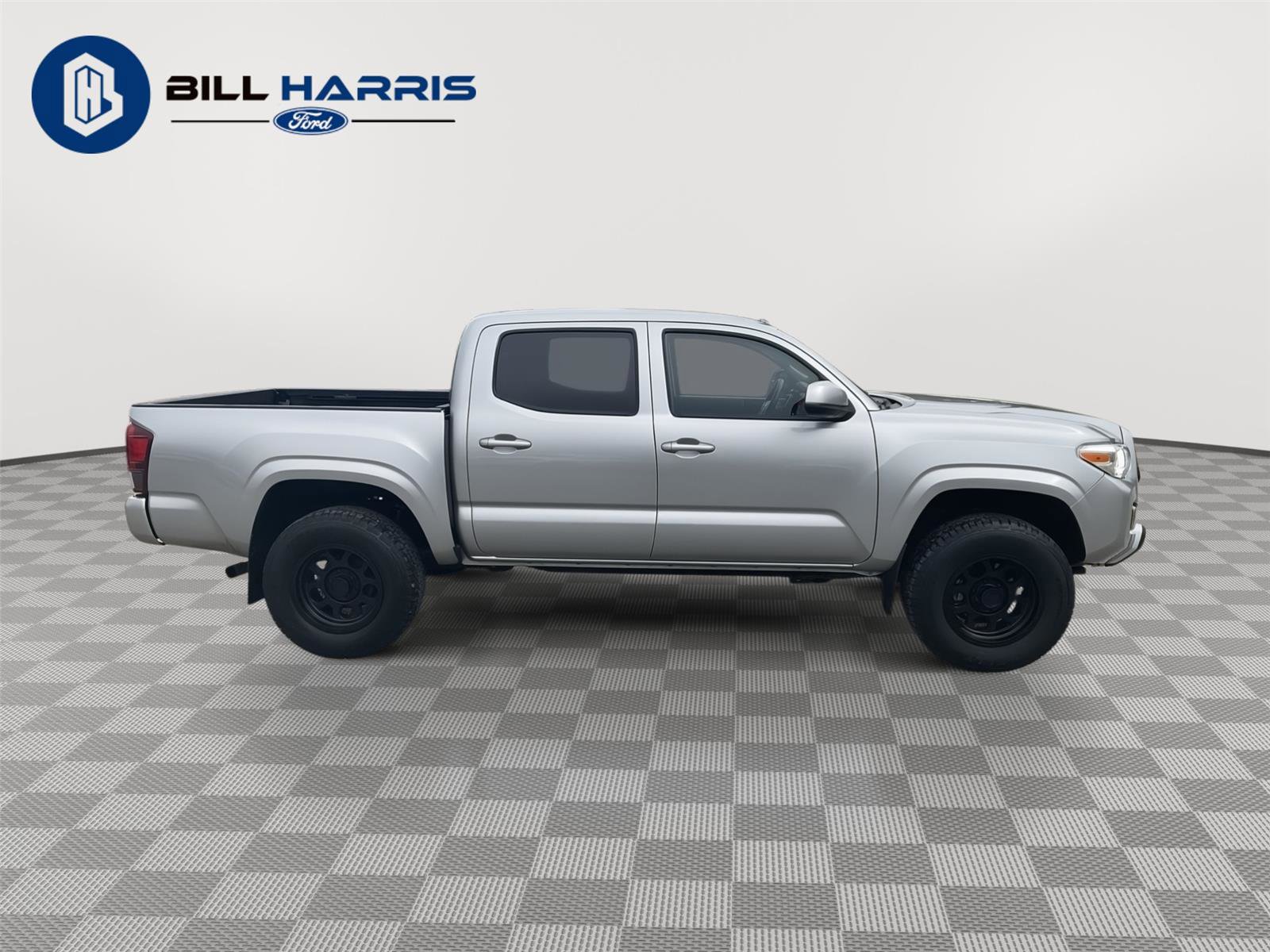 Used 2022 Toyota Tacoma SR image 4