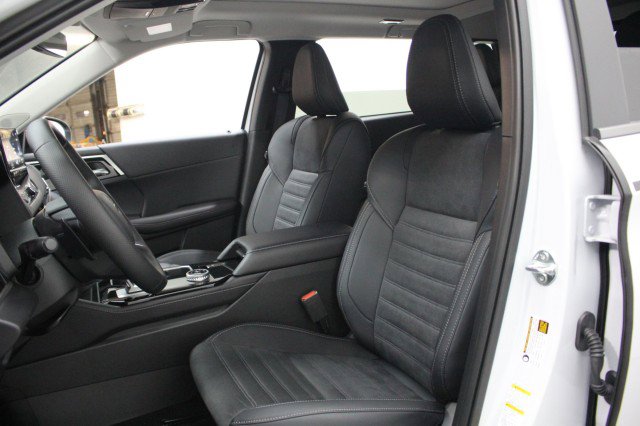 New 2026 Mitsubishi Outlander Trail Edition image 7