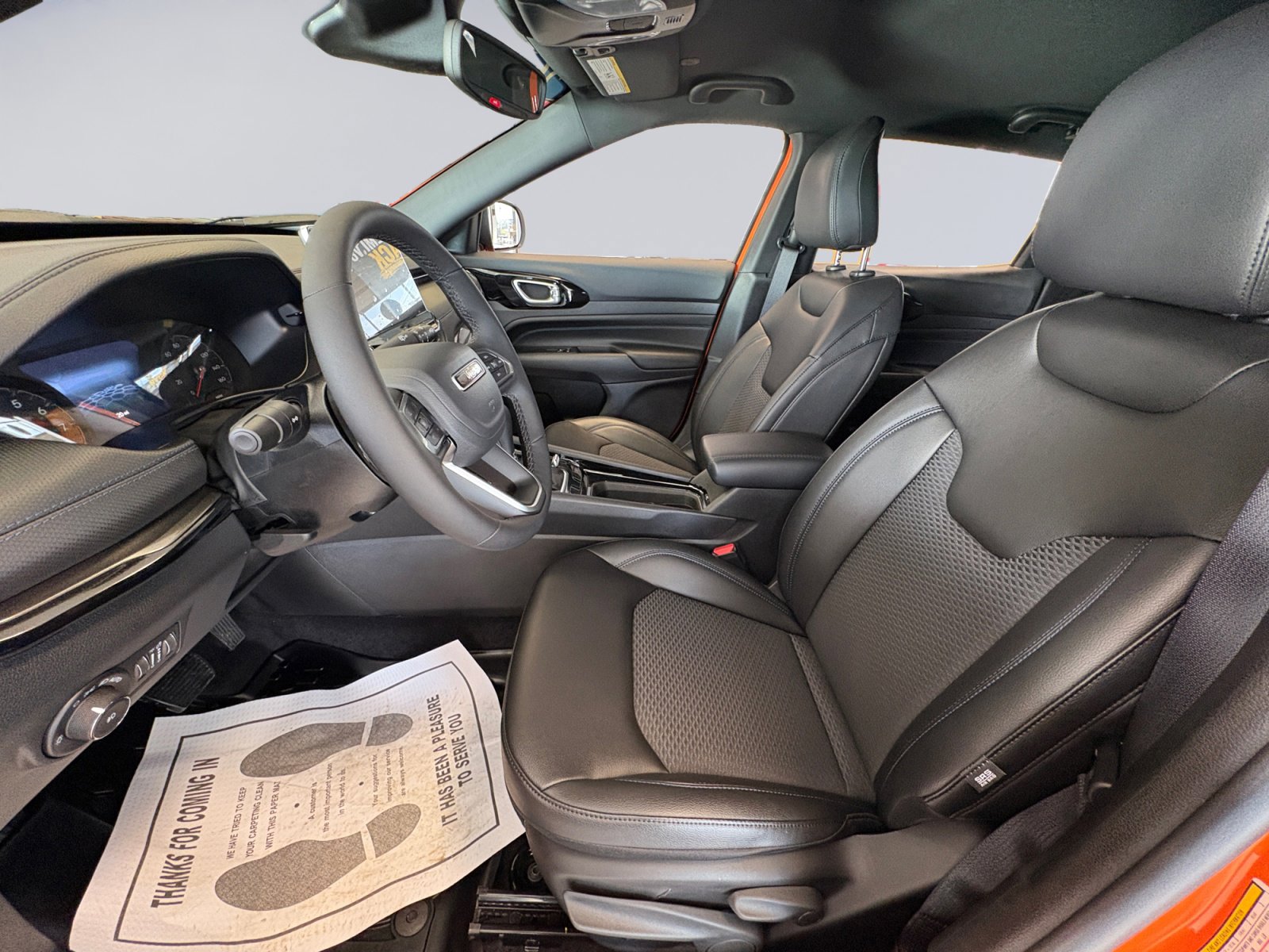 New 2026 Jeep Compass Latitude image 9
