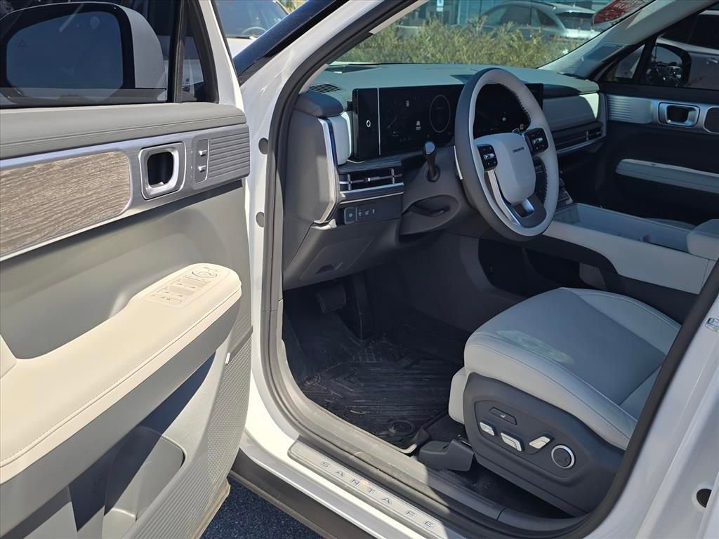 Used 2025 Hyundai Santa Fe Calligraphy image 9