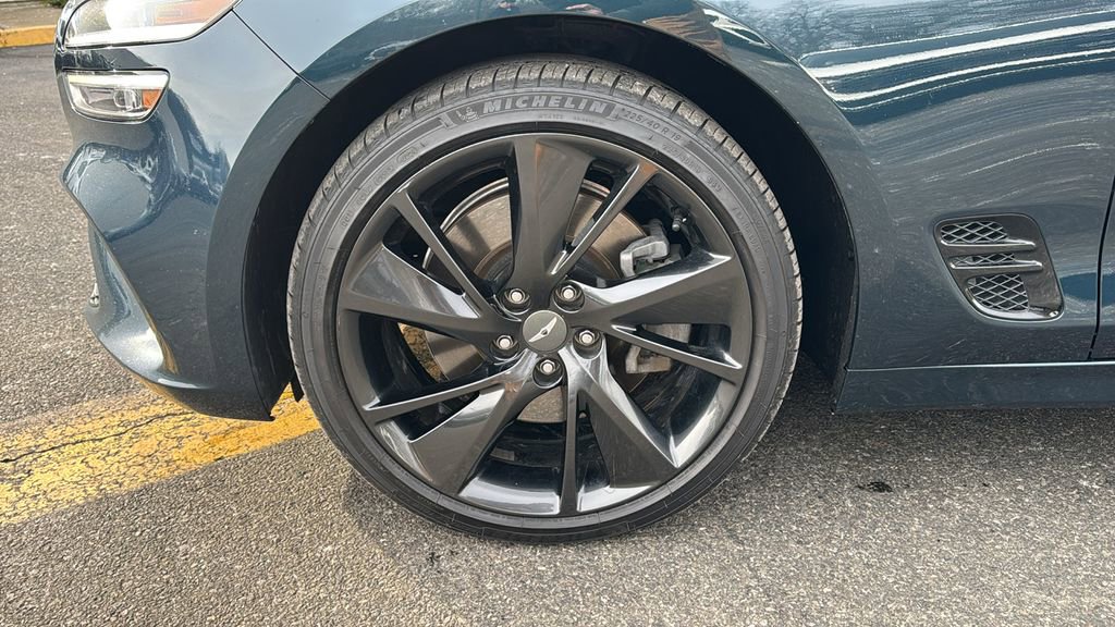 Used 2023 Genesis G70 3.3T w/ Sport Advanced Package image 14