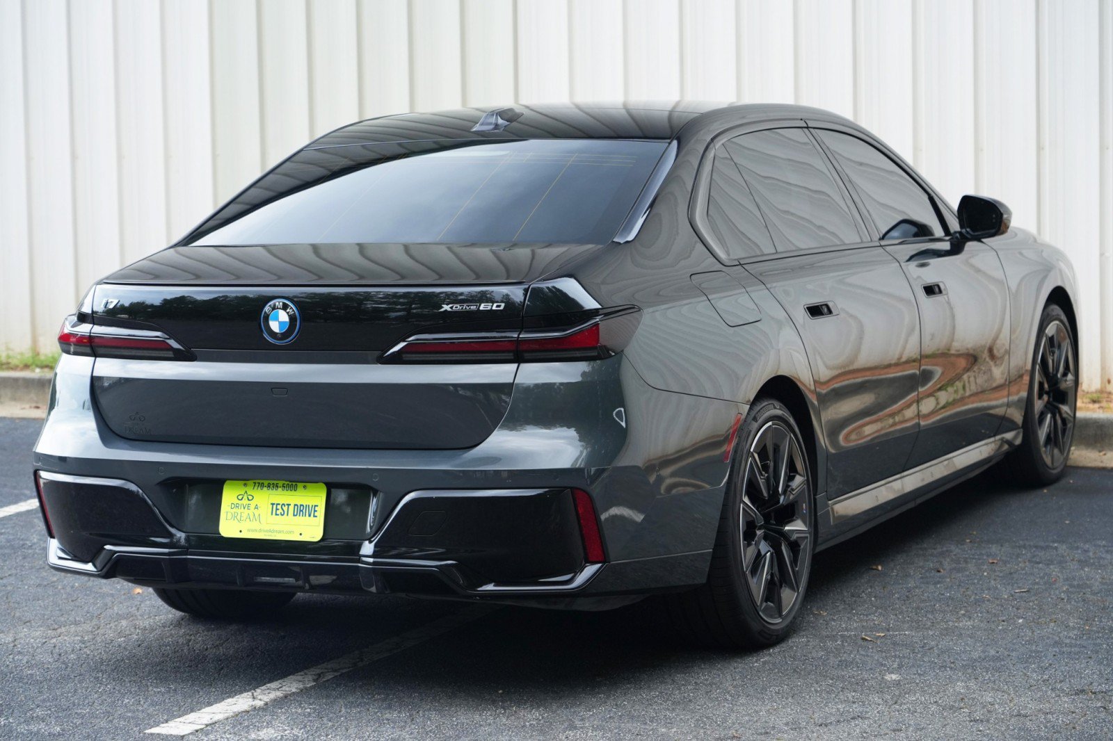 Used 2023 BMW i7 xDrive60 w/ Executive Package 2 AWD/4WD image 65
