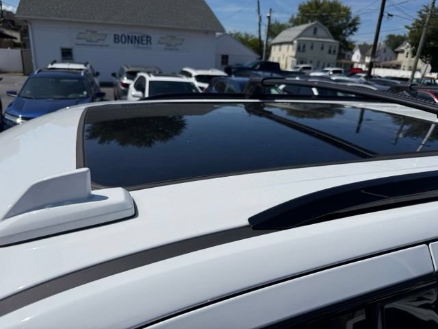 Used 2022 Chevrolet Tahoe Z71 w/ Luxury Package AWD/4WD image 9