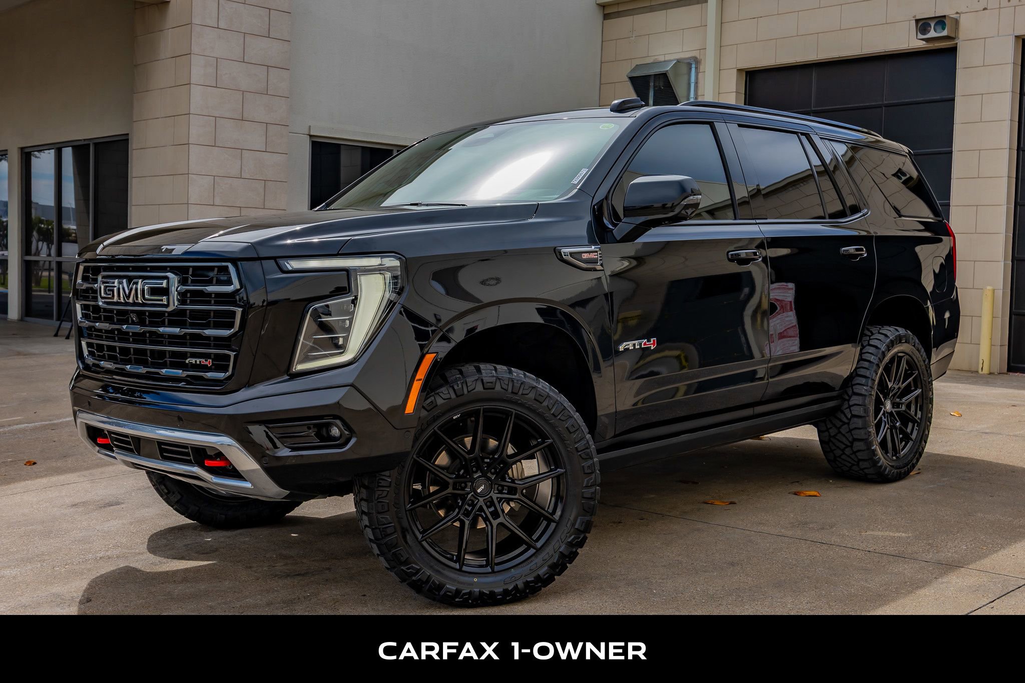 Used 2025 GMC Yukon AT4 w/ AT4 Premium Package AWD/4WD image 5