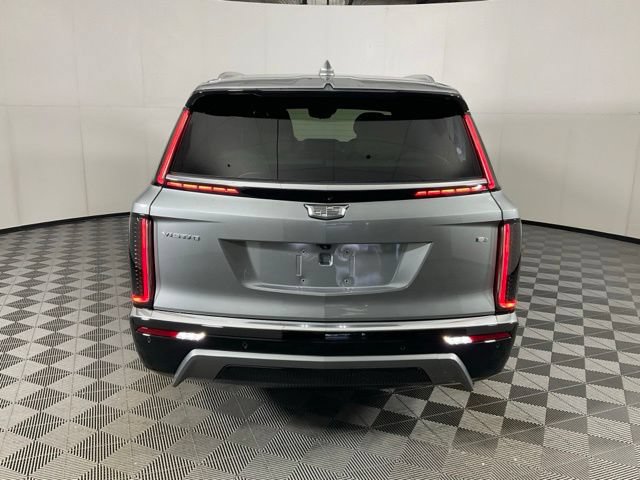 New 2027 Cadillac Vistiq Luxury w/ LPO, Floor Liner Package AWD/4WD image 5