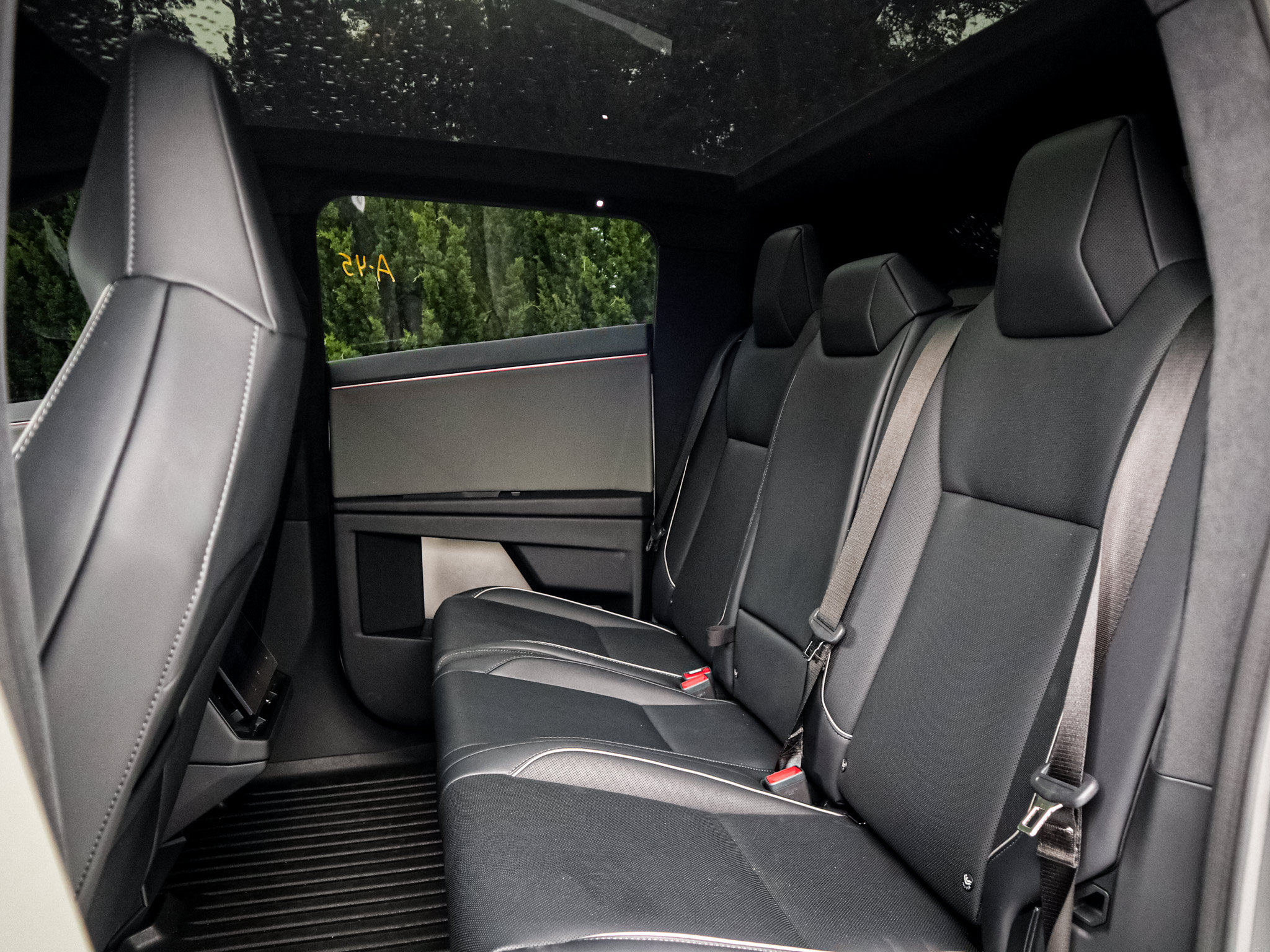 Used 2025 Tesla Cybertruck AWD Crew Cab image 8
