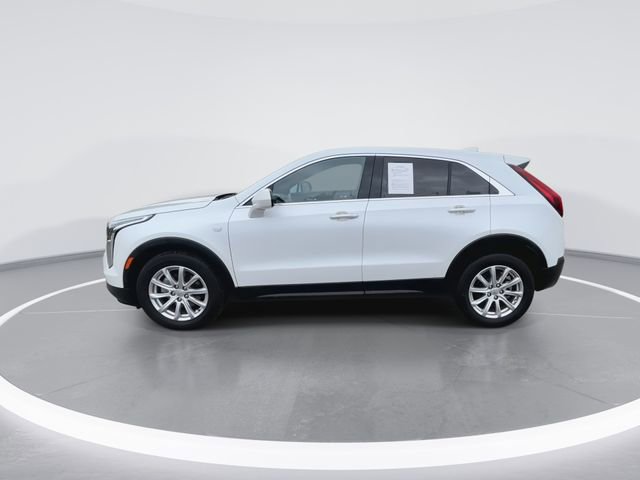 Used 2023 Cadillac XT4 Luxury w/ Cold Weather Package image 7