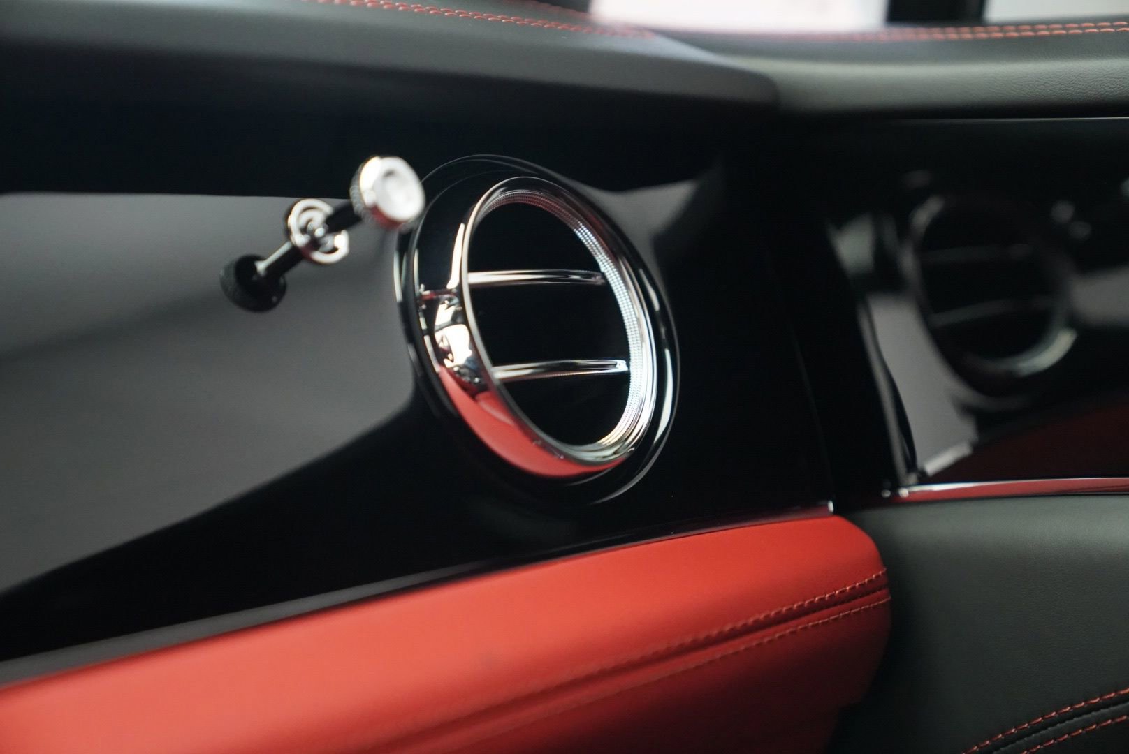 Used 2022 Bentley Bentayga image 18