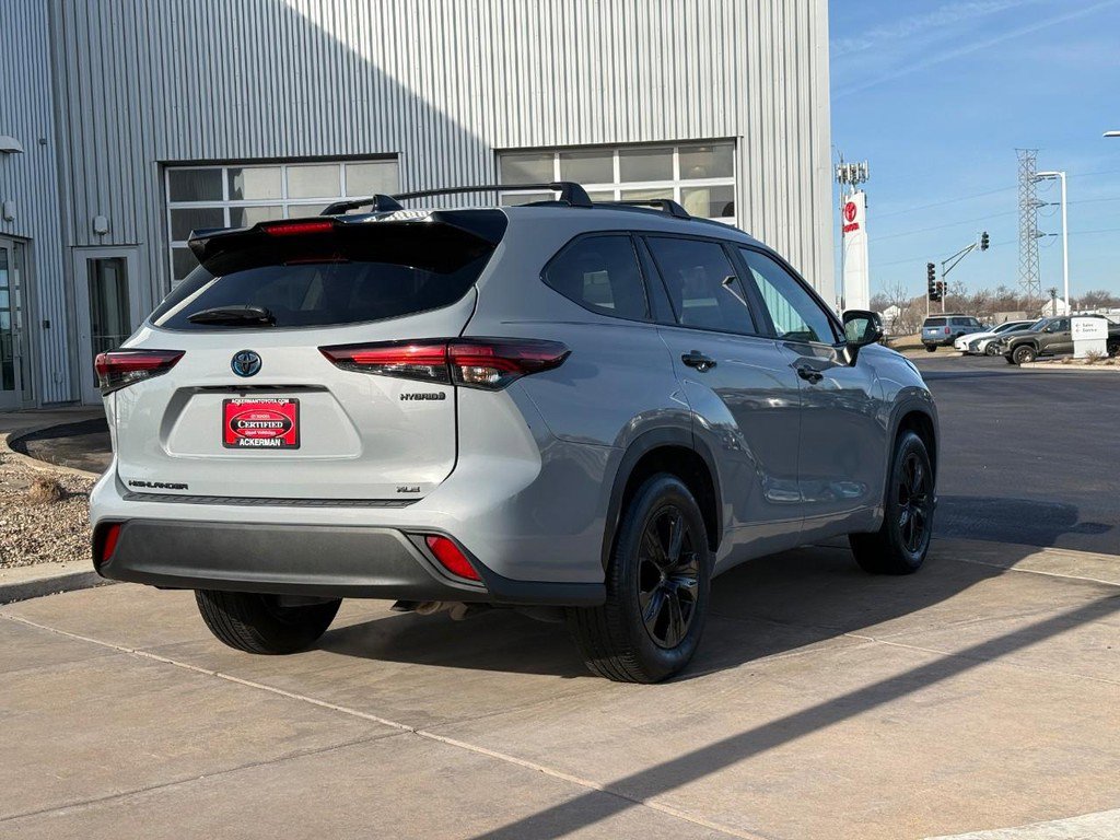 Used 2024 Toyota Highlander XLE image 5