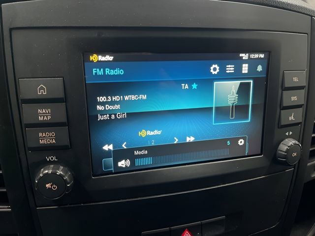 Used 2023 Mercedes-Benz Metris image 16