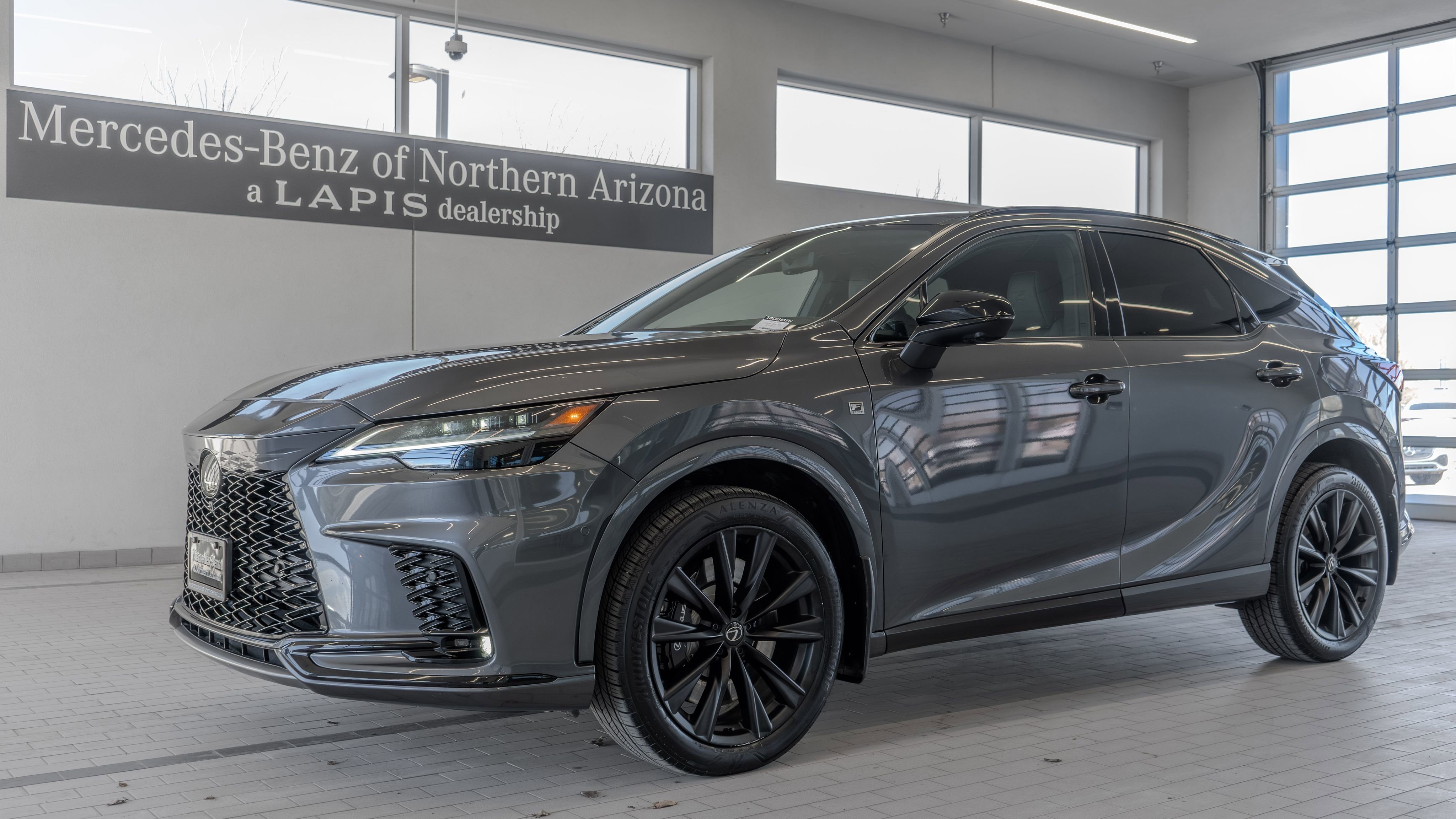 Used 2024 Lexus RX 500h F Sport w/ Convenience Package image 3