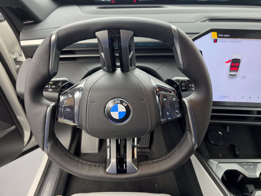 New 2027 BMW X5 xDrive50e w/ Climate Package AWD/4WD image 14