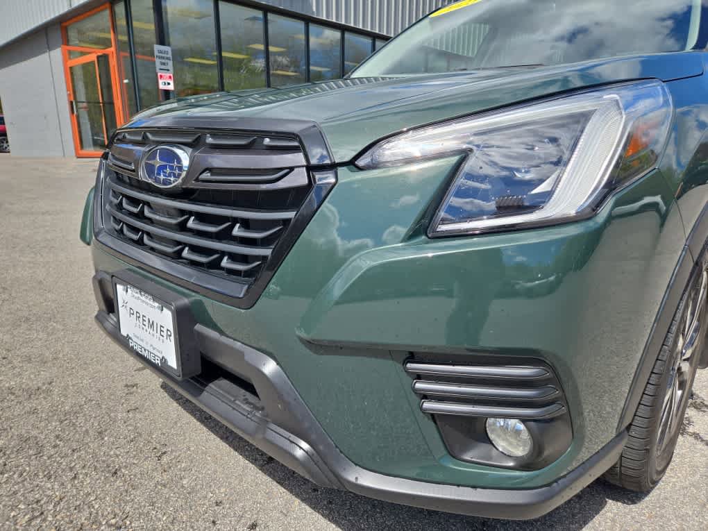Used 2023 Subaru Forester Limited AWD/4WD image 9