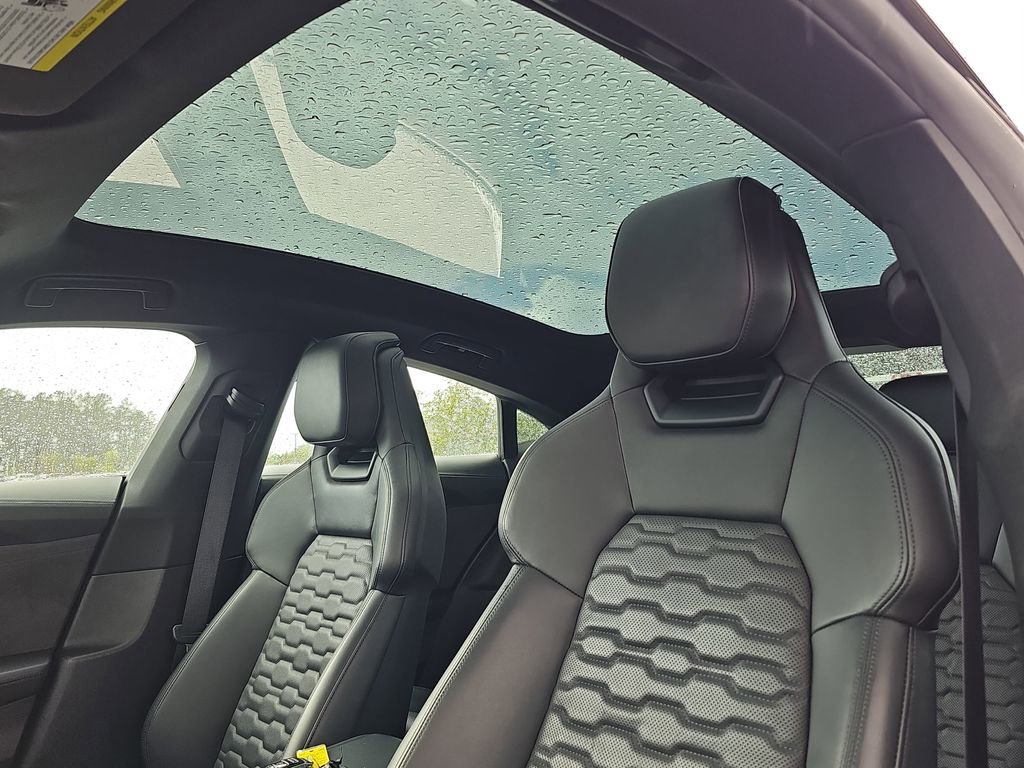 Used 2022 Audi e-tron GT Premium Plus w/ Performance Package image 34