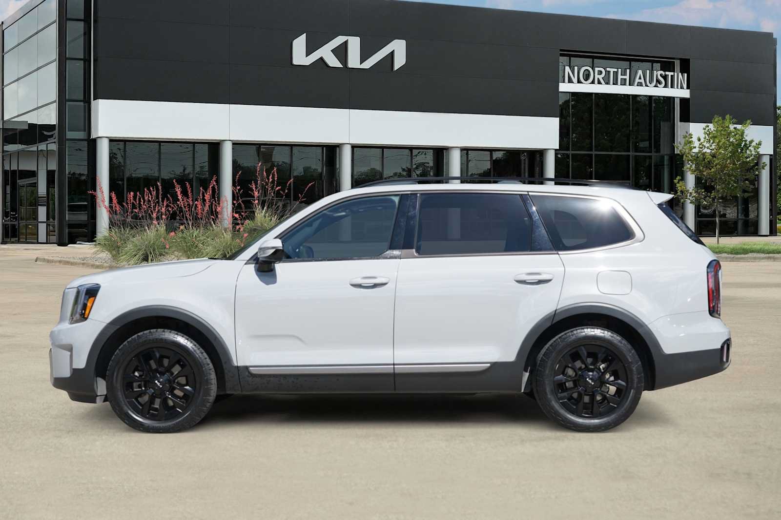 Certified 2023 Kia Telluride SX Prestige X-Pro AWD/4WD image 3