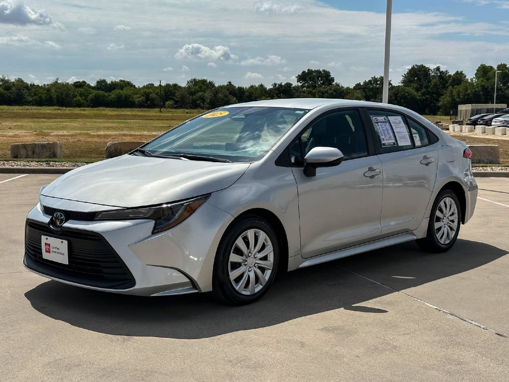 Certified 2025 Toyota Corolla LE FWD image 7