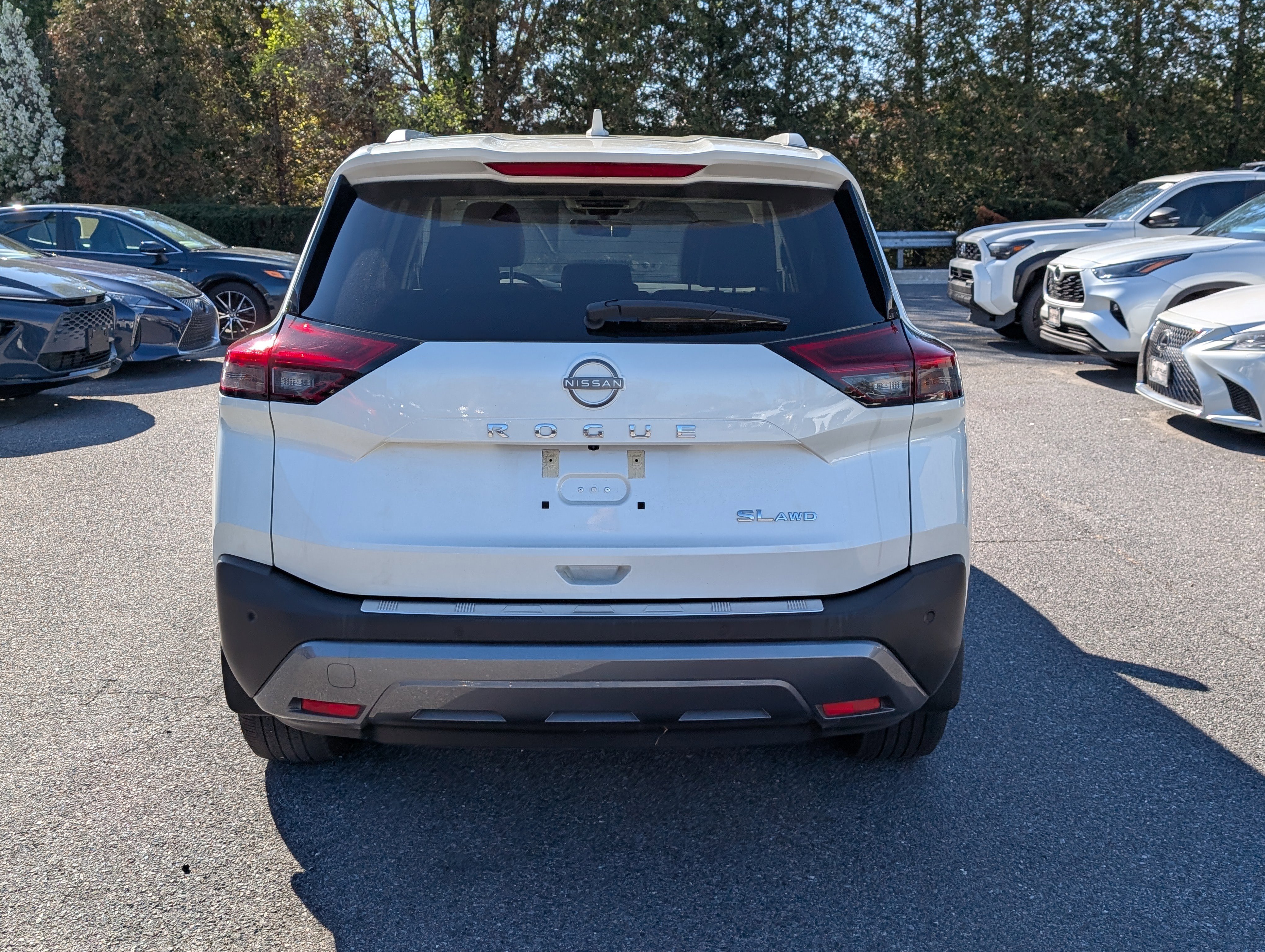 Used 2023 Nissan Rogue SL w/ SL Premium Package image 4