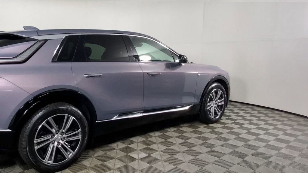 New 2026 Cadillac Lyriq Luxury image 9