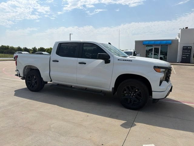 Used 2026 Chevrolet Silverado 1500 Custom w/ LPO, Dark Essentials Package RWD image 6