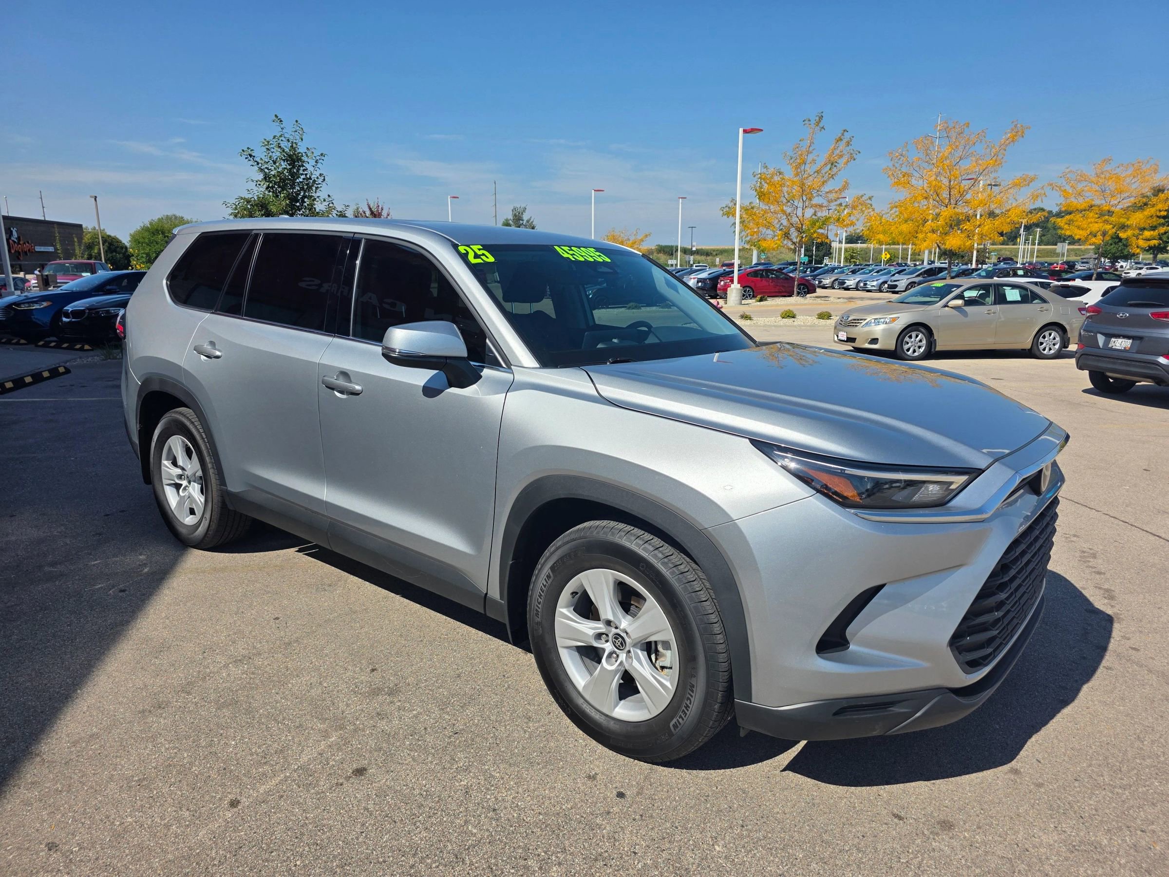 Used 2025 Toyota Grand Highlander AWD image 3