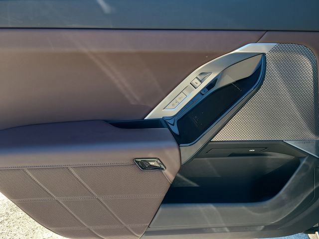 Used 2025 BMW 740i RWD image 13