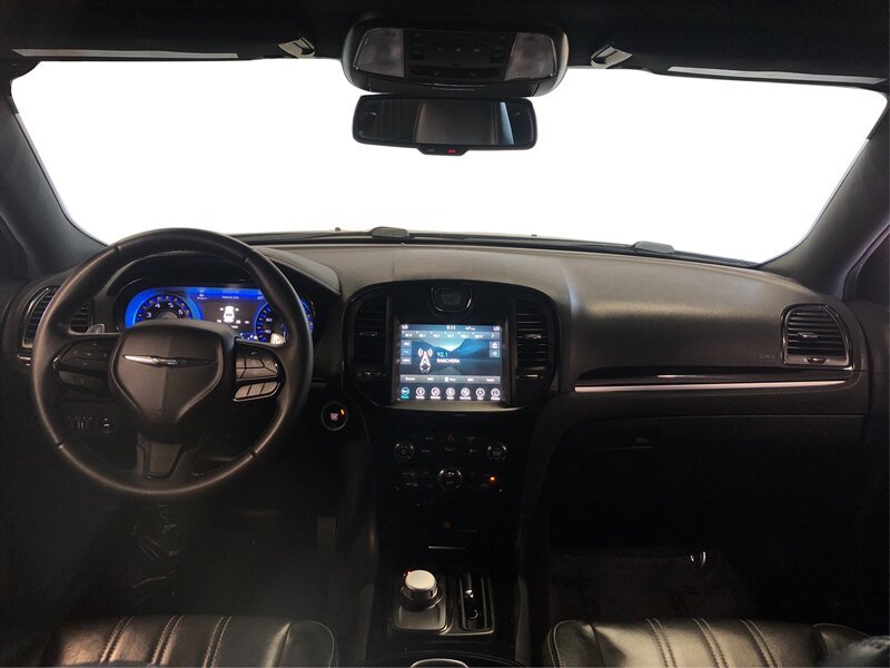 Used 2018 Chrysler 300 S w/ 300S Premium Group RWD image 22