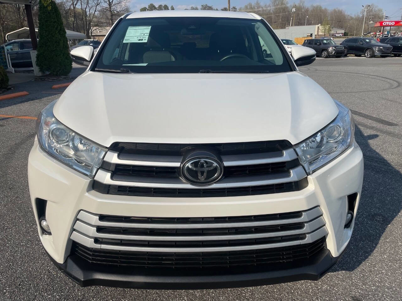 Used 2017 Toyota Highlander Plus AWD/4WD image 5