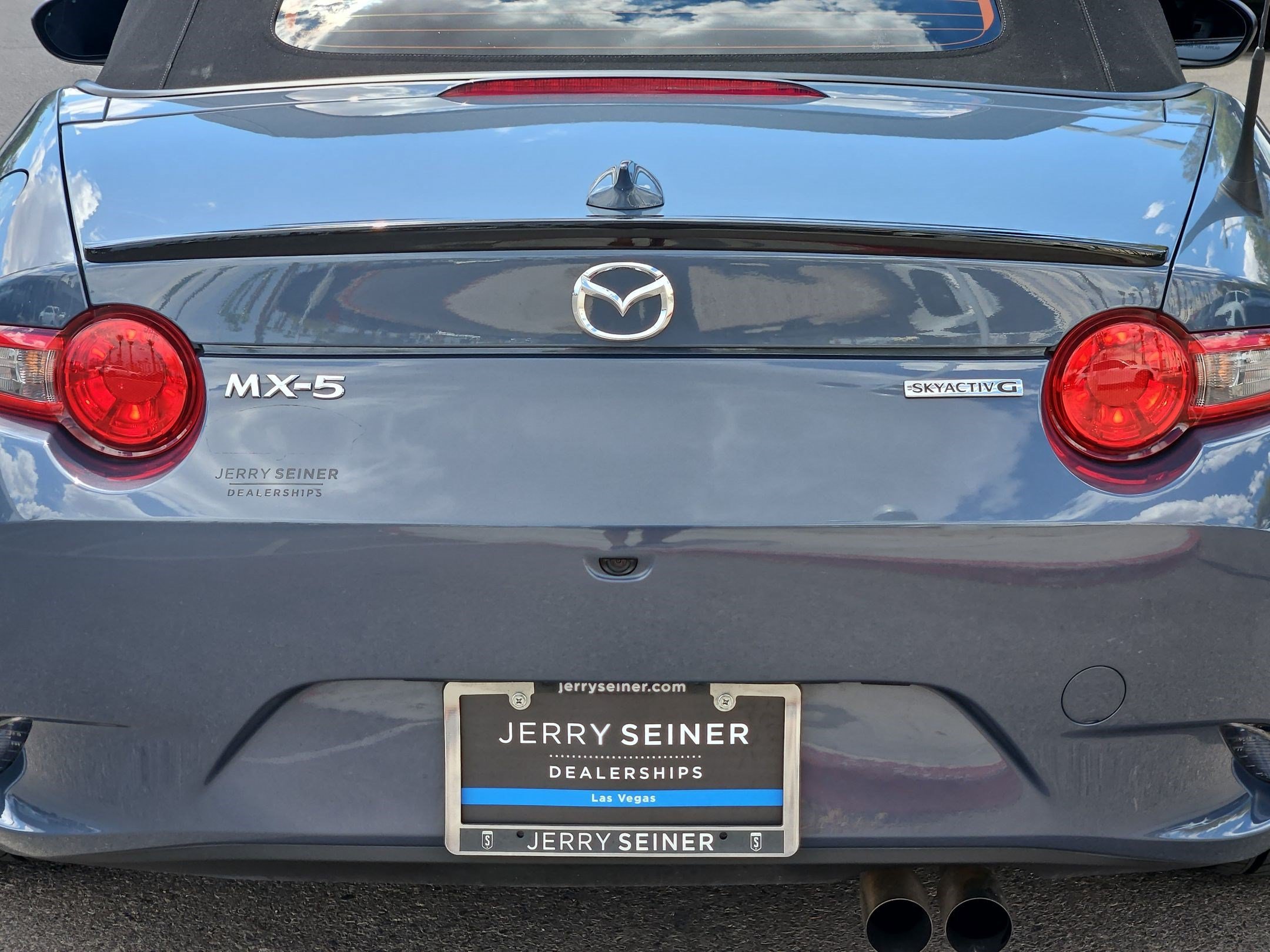 Used 2020 MAZDA MX-5 Miata Club RWD image 13