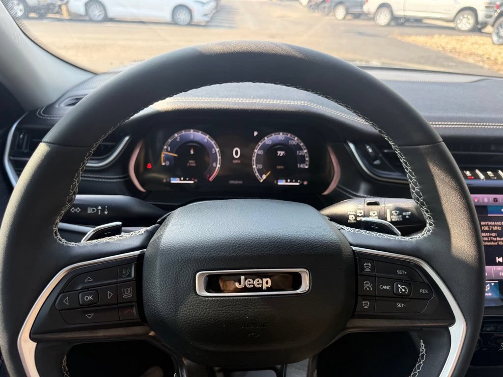 Used 2023 Jeep Grand Cherokee L Limited w/ Luxury Tech Group II AWD/4WD image 17