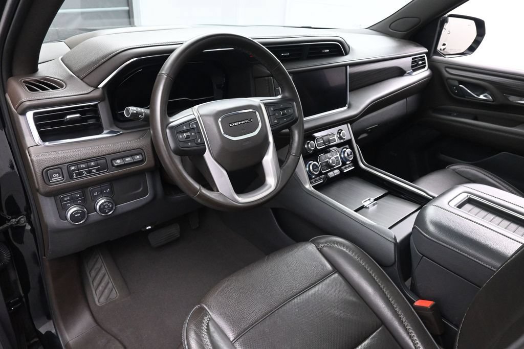 Used 2023 GMC Yukon XL Denali AWD/4WD image 10