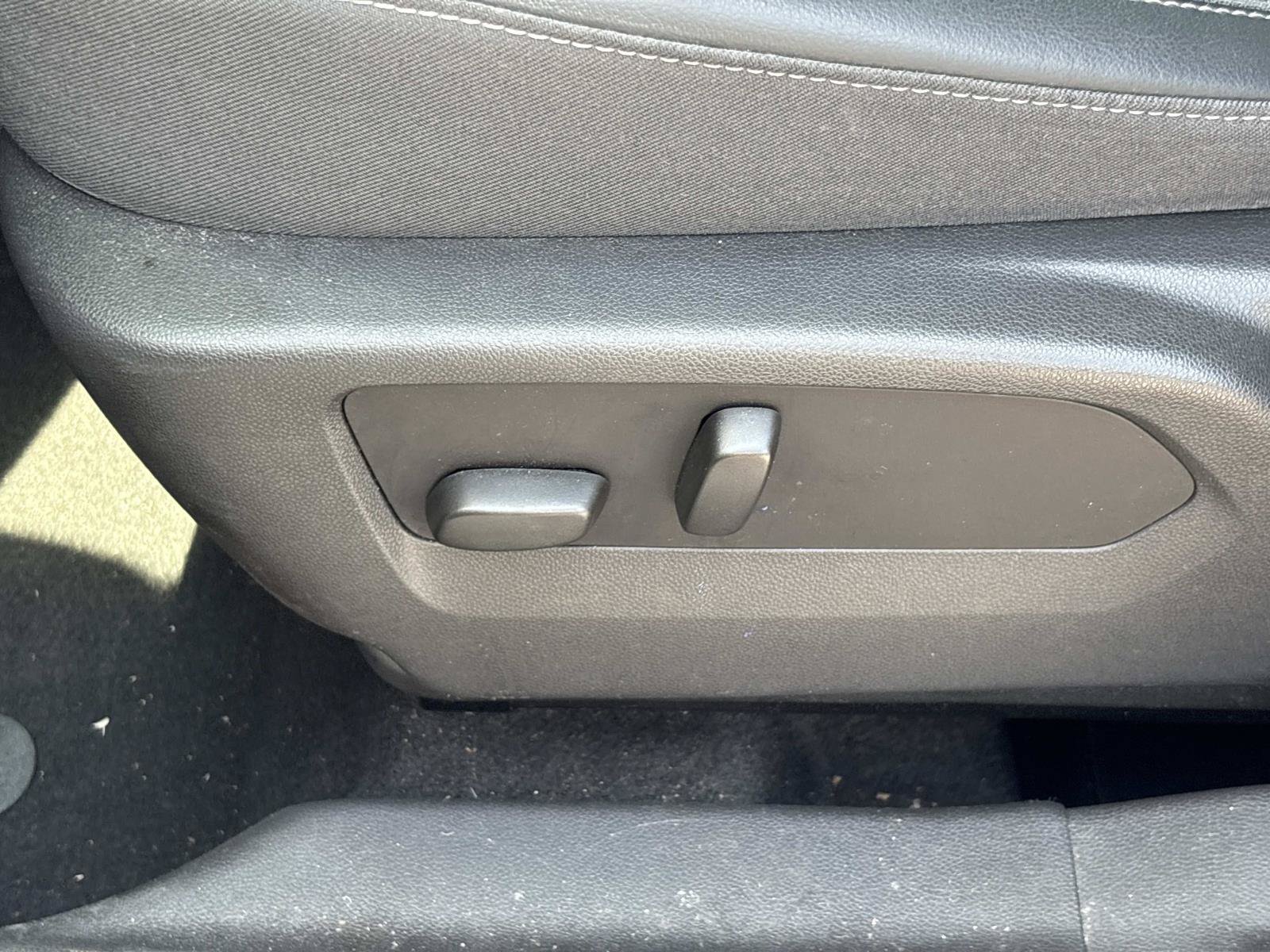 Used 2022 Buick Envision Preferred FWD image 17