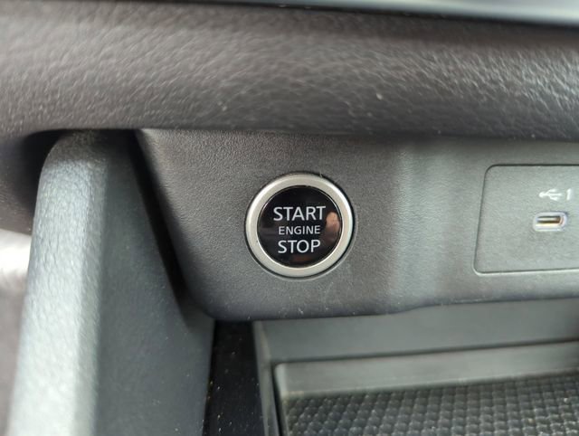 Certified 2022 Nissan Rogue SV image 41