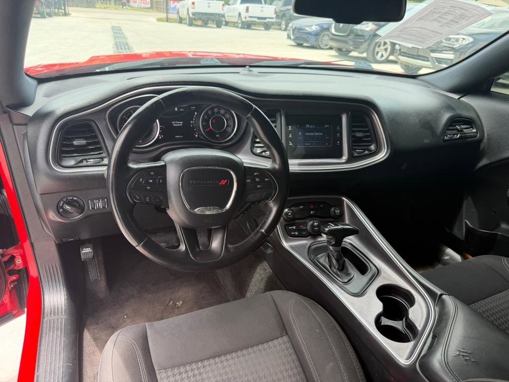 Used 2015 Dodge Challenger SXT RWD image 20