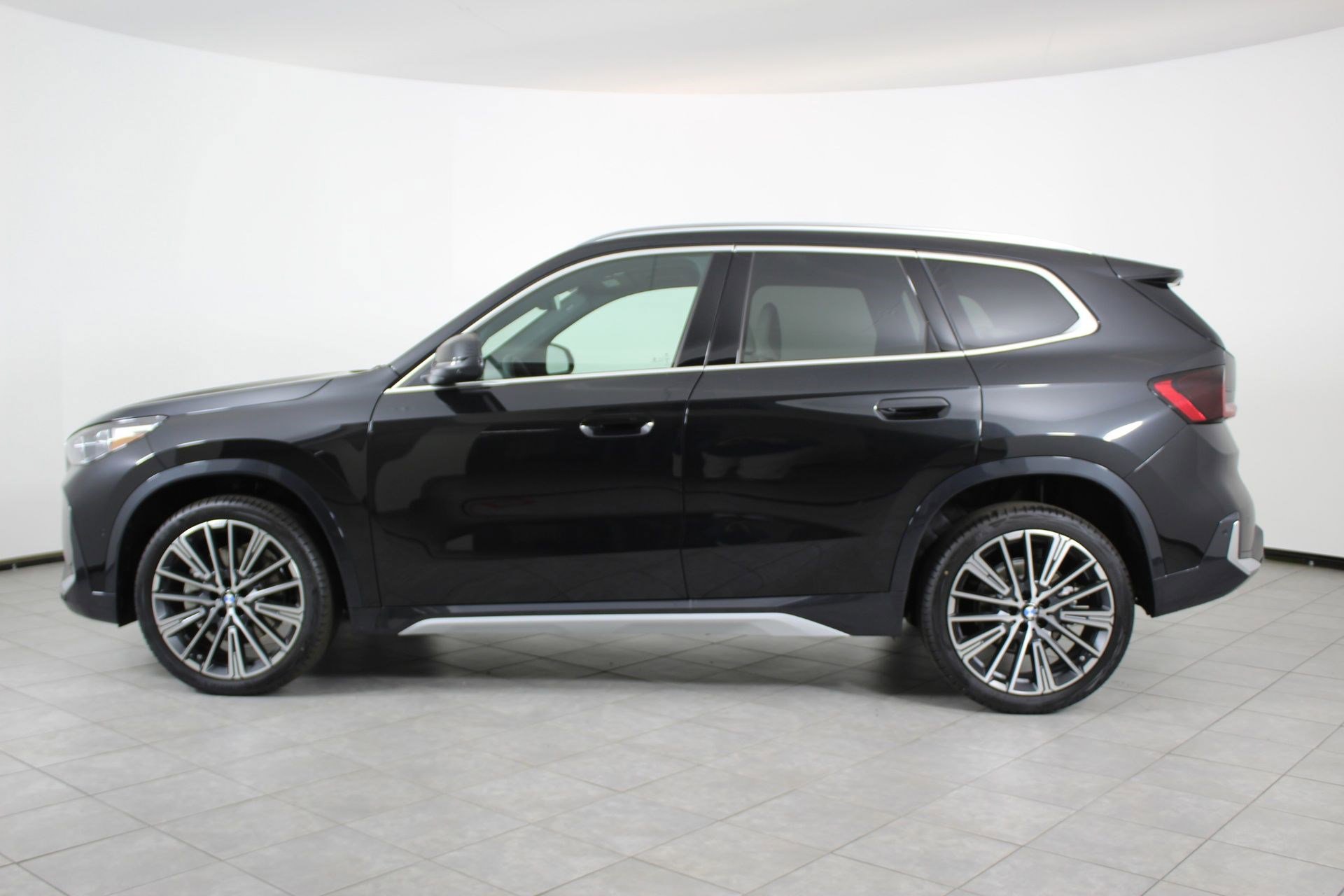 New 2026 BMW X1 xDrive28i w/ Technology Package image 2