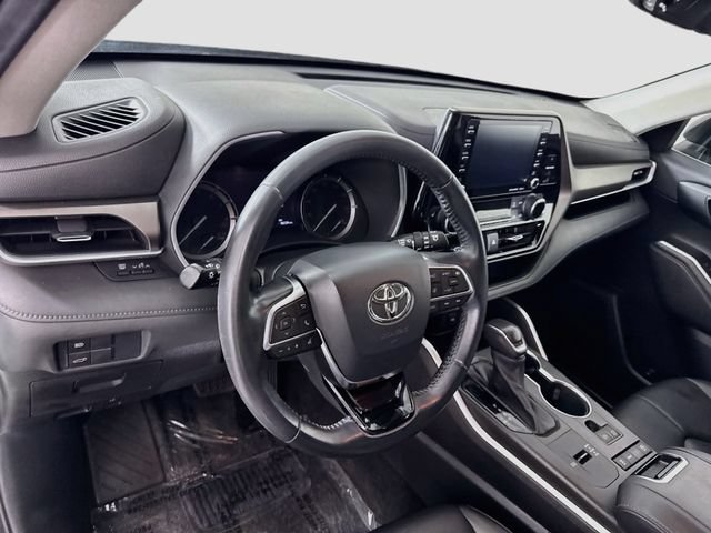Certified 2021 Toyota Highlander XLE FWD image 10