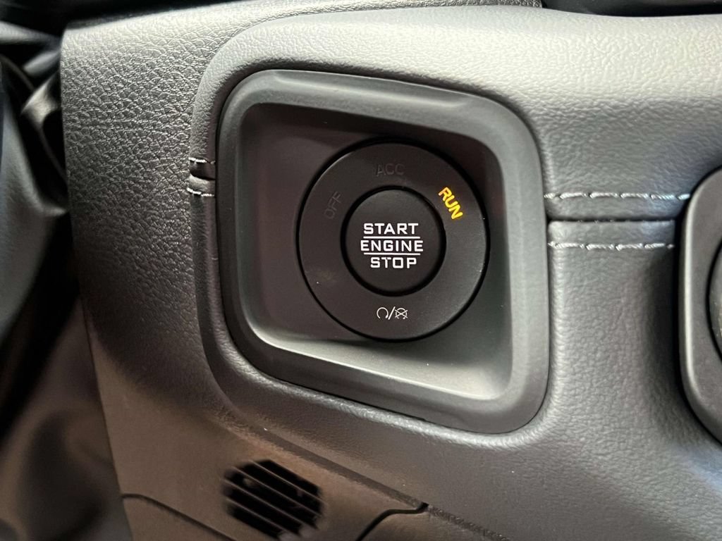 New 2026 Jeep Gladiator Sport AWD/4WD image 24