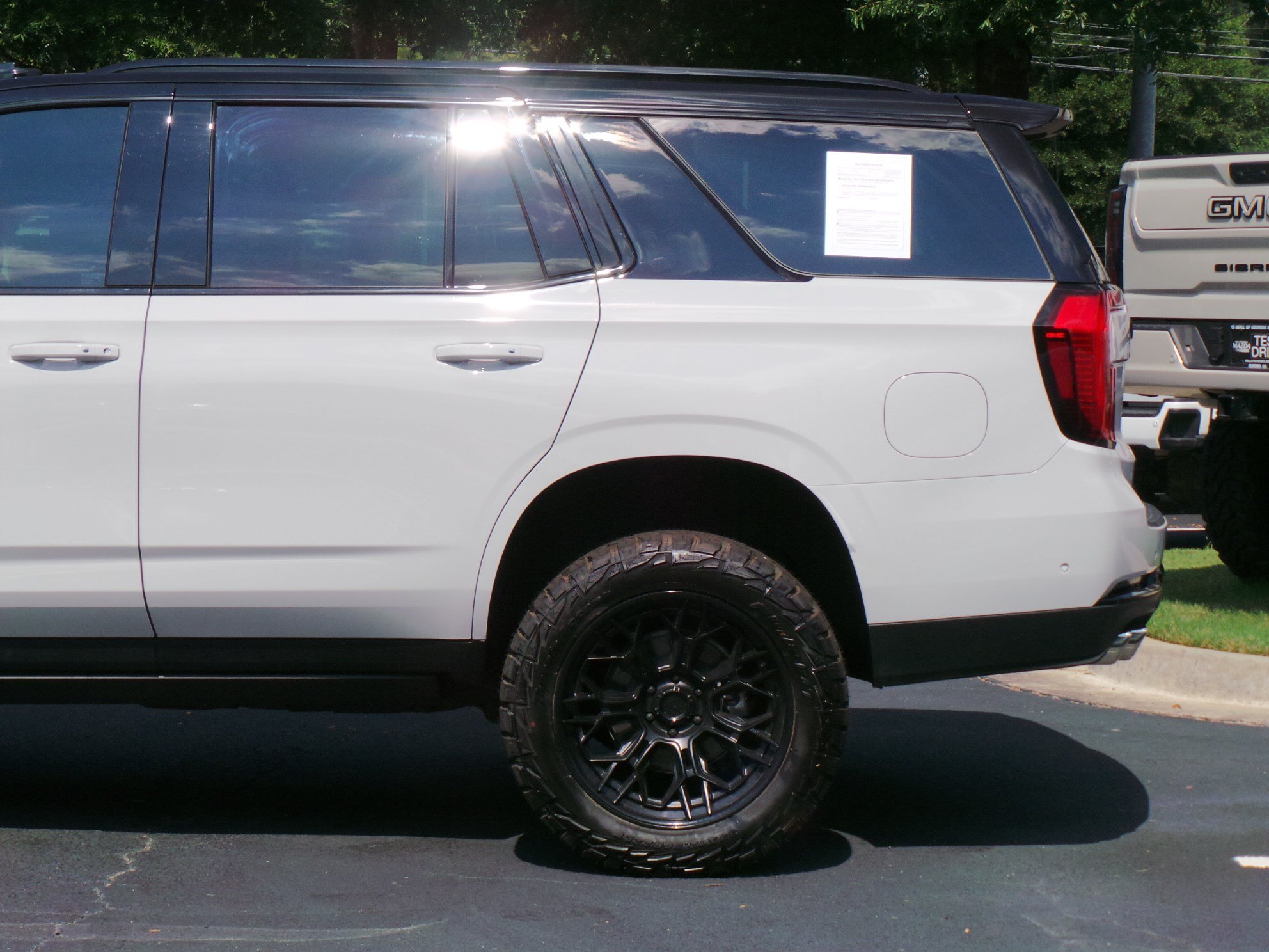 Used 2026 GMC Yukon AT4 AWD/4WD image 30