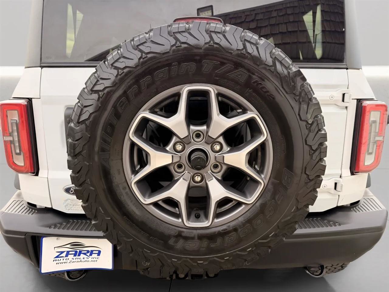 Used 2023 Ford Bronco Badlands image 34