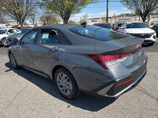 Certified 2024 Hyundai Elantra SEL image 15