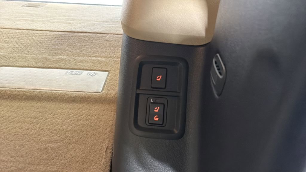 Used 2016 Toyota Sequoia SR5 w/ Premium Package image 17